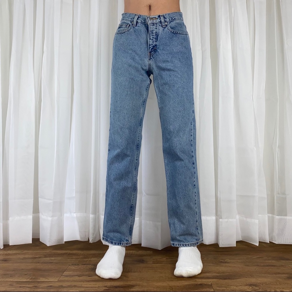 Tommy Hilfiger loose fit straight leg mom jeans!